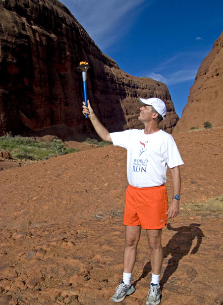 Prachar Stegeman at Kata Tjula – World Harmony Run – 2008