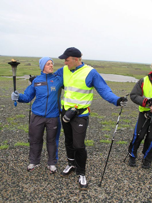 World Harmony Vináttuhlaupararnir hitta Haltan leiðir Blindan