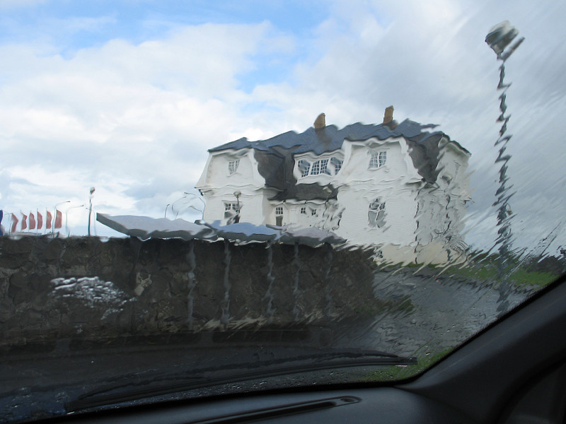 Þegar við mættum á staðinn var hellidemba... / It was raining cats and dogs when we showed up...